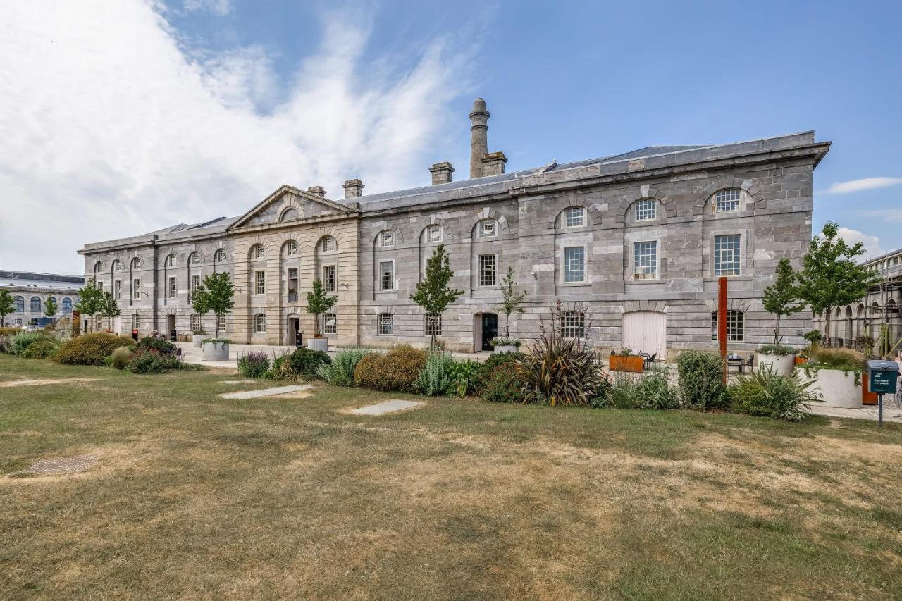 Luxury 2 Bed Apartment In Historic Royal William Yard พลีมัธ ภายนอก รูปภาพ