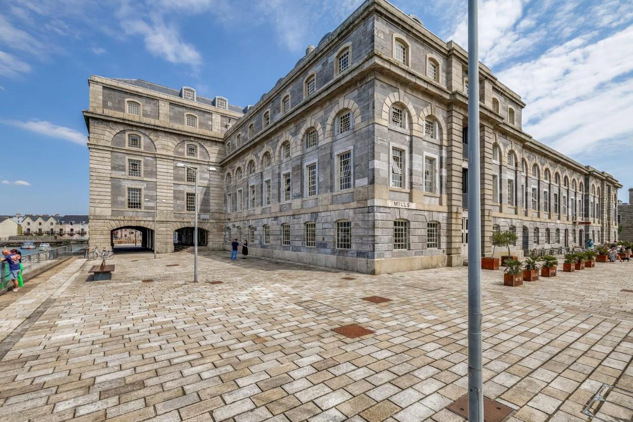 Luxury 2 Bed Apartment In Historic Royal William Yard พลีมัธ ภายนอก รูปภาพ